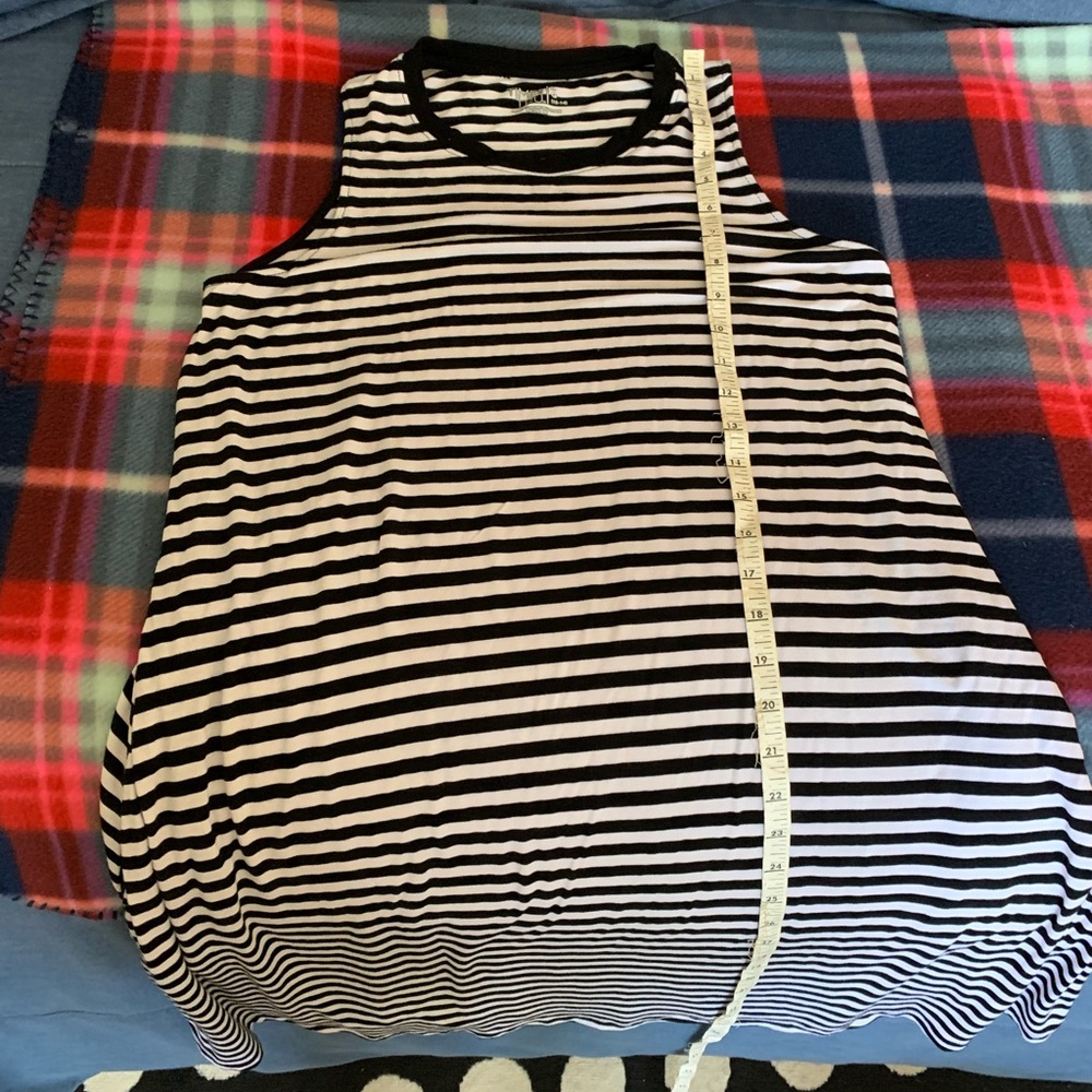 Sleeveless A Line dress with Pockets - Picture 5 of 9